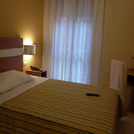 Hotel GF Cesano Boscone Exterior foto