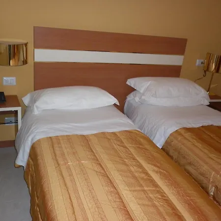 Hotel GF Cesano Boscone Exterior foto