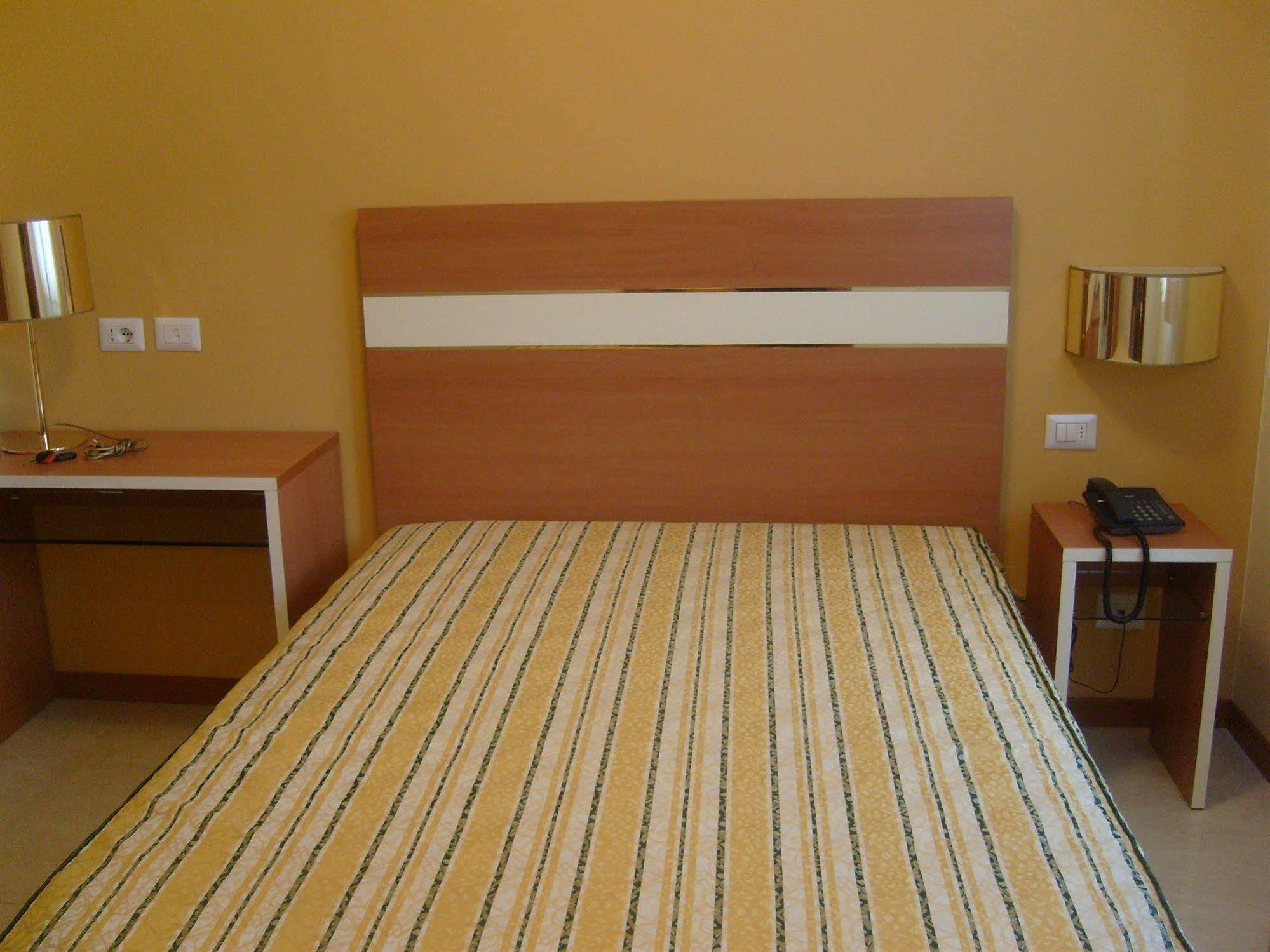 Gf Hotel